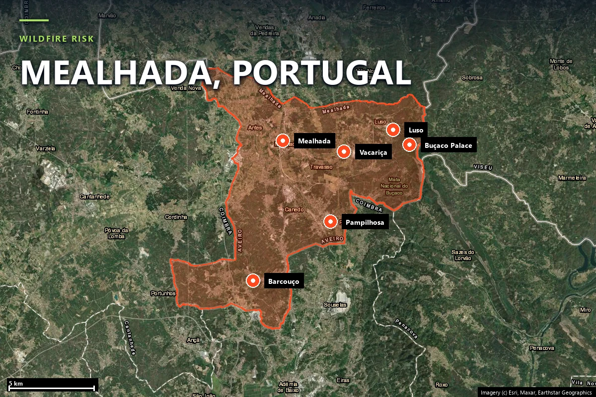 Satellite locator map headed “Wildfire risk: Mealhada, Portugal”, with the municipal boundary outlined and Mealhada, Luso, Vacariça, Pampilhosa, Barcouço and the Buçaco palace marked
